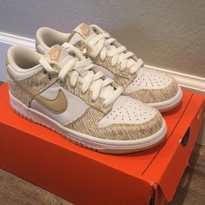 Nike woman’s dunk sneakers